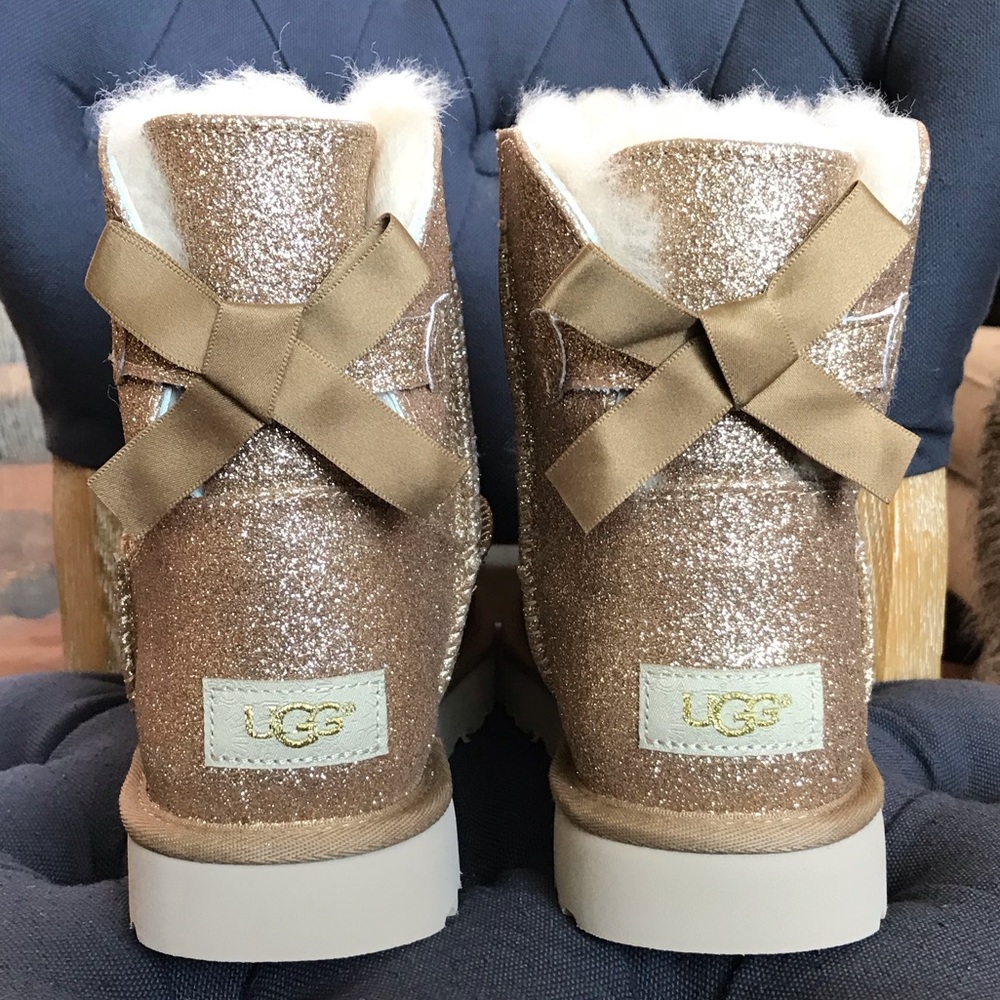 🆕 UGG Mini Bailey Bow Sparkle Boots Women’s Sz 9